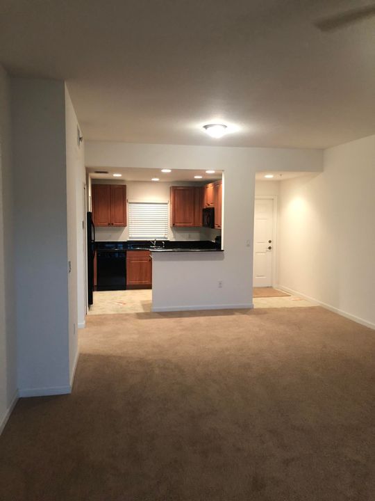 Recently Rented: $1,129 (2 beds, 2 baths, 1172 Square Feet)