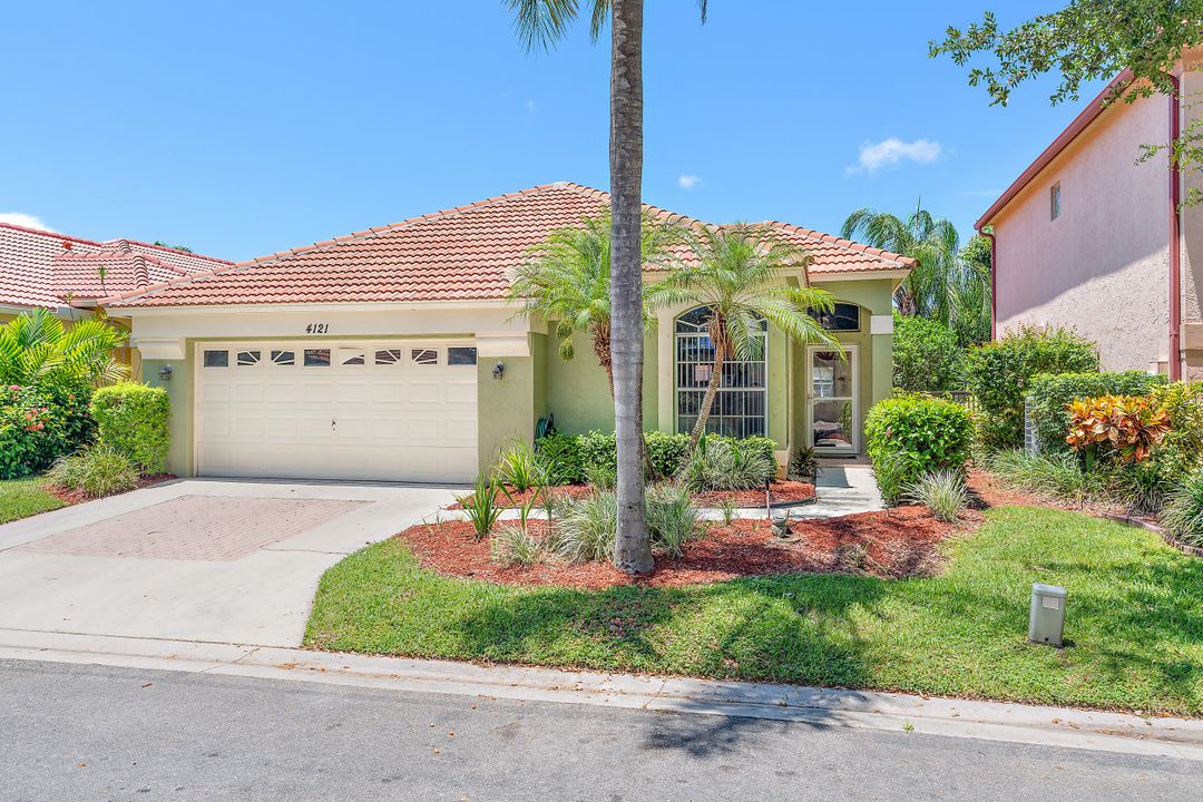 Recently Sold: $269,000 (3 beds, 2 baths, 1474 Square Feet)