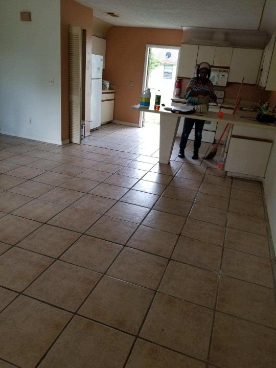 Recently Rented: $850 (2 beds, 1 baths, 900 Square Feet)