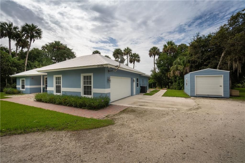 Recently Sold: $450,000 (3 beds, 2 baths, 2128 Square Feet)