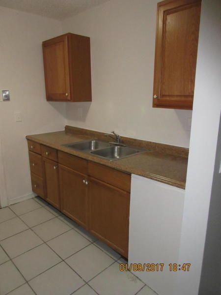 Recently Rented: $1,250 (2 beds, 1 baths, 800 Square Feet)