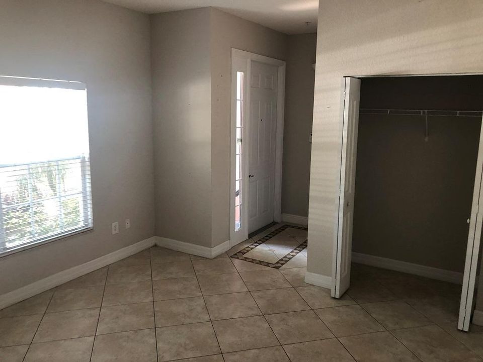 Recently Rented: $2,700 (3 beds, 2 baths, 1680 Square Feet)