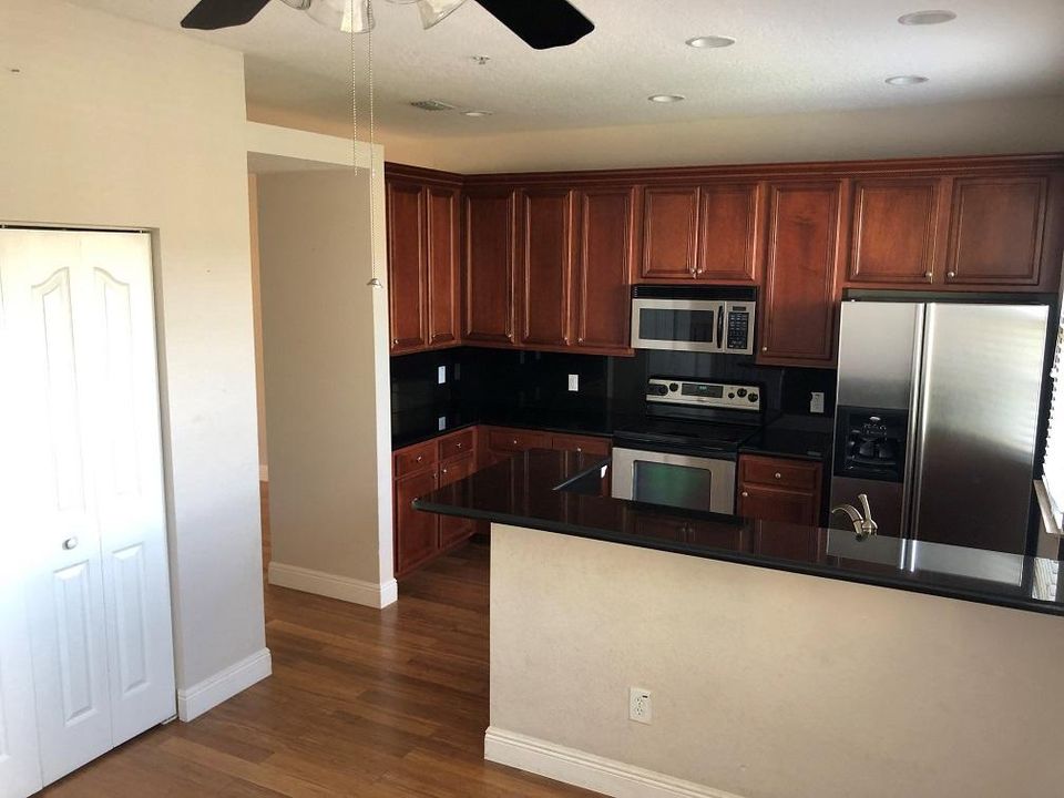Recently Rented: $2,700 (3 beds, 2 baths, 1680 Square Feet)