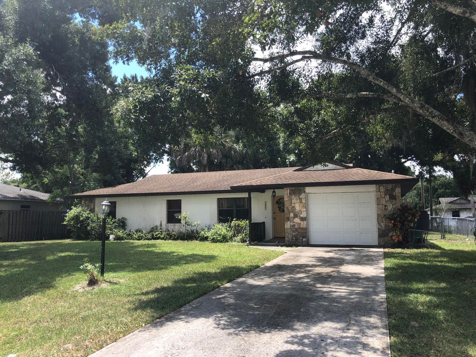 Recently Sold: $139,900 (3 beds, 2 baths, 1260 Square Feet)