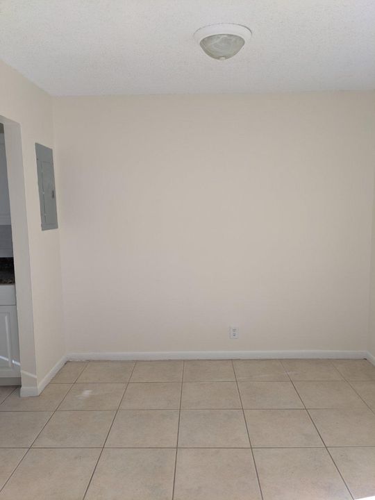 Recently Rented: $1,000 (1 beds, 1 baths, 800 Square Feet)