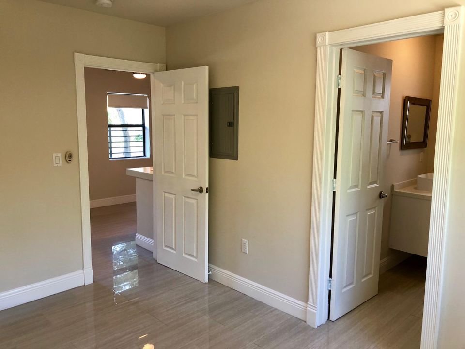 Recently Rented: $1,375 (1 beds, 1 baths, 441 Square Feet)