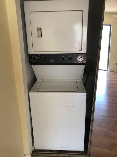Recently Sold: $90,000 (1 beds, 1 baths, 627 Square Feet)