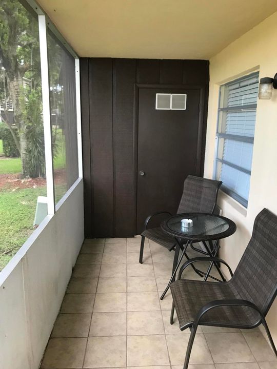 Recently Rented: $2,200 (2 beds, 2 baths, 907 Square Feet)