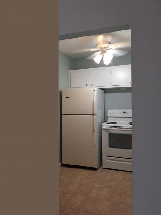 Recently Rented: $1,050 (1 beds, 1 baths, 715 Square Feet)