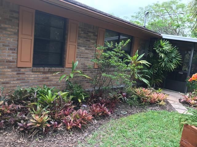 Recently Sold: $210,000 (3 beds, 2 baths, 1658 Square Feet)