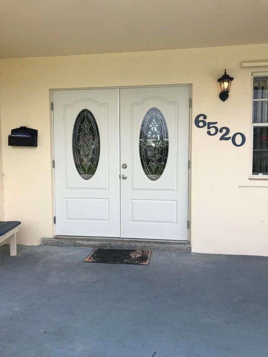 Recently Sold: $1,800 (2 beds, 2 baths, 1704 Square Feet)
