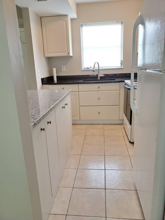 Recently Rented: $1,250 (2 beds, 1 baths, 1554 Square Feet)