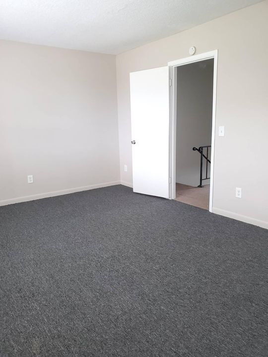 Recently Rented: $1,250 (2 beds, 1 baths, 1554 Square Feet)