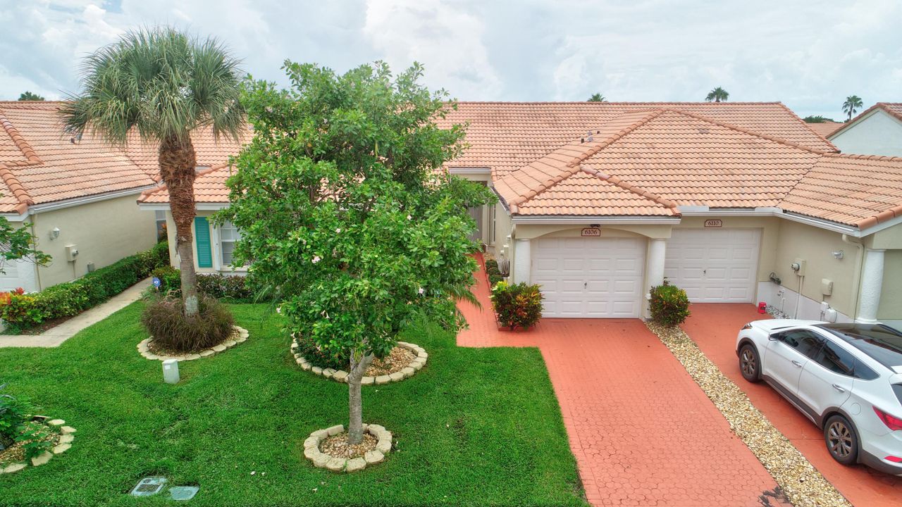 Recently Sold: $259,000 (2 beds, 2 baths, 1378 Square Feet)