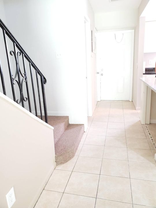 Recently Rented: $1,250 (2 beds, 1 baths, 1552 Square Feet)