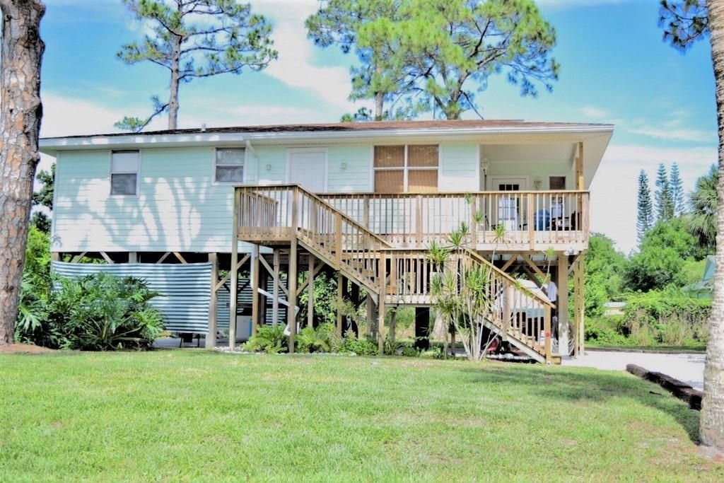 Recently Sold: $149,900 (2 beds, 1 baths, 956 Square Feet)