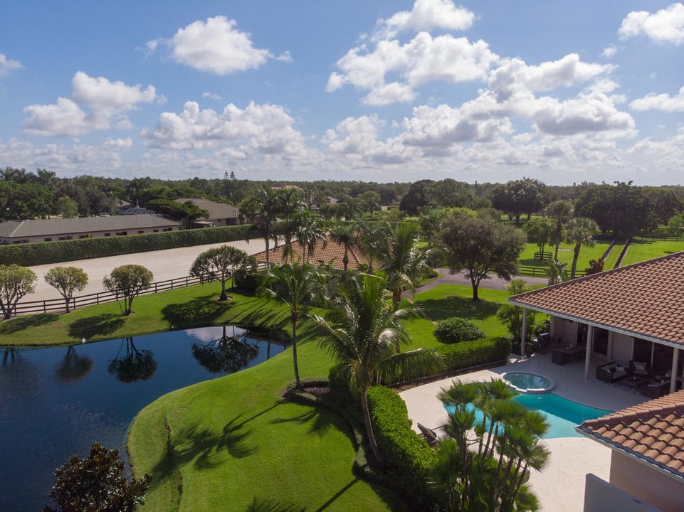 Recently Sold: $1,950,000 (5 beds, 3 baths, 4226 Square Feet)