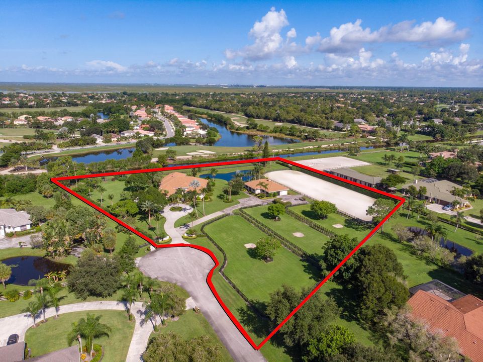 Recently Sold: $1,950,000 (5 beds, 3 baths, 4226 Square Feet)