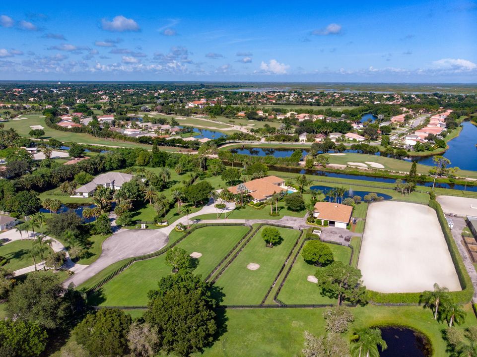 Recently Sold: $1,950,000 (5 beds, 3 baths, 4226 Square Feet)
