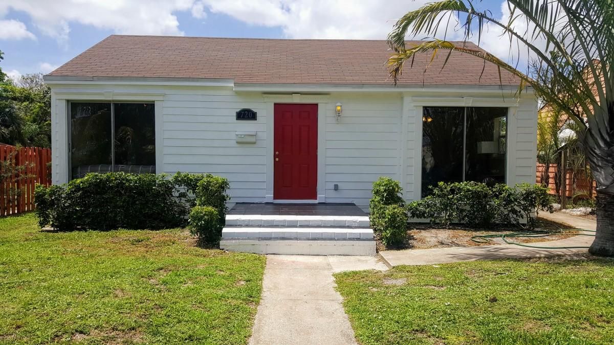 Recently Rented: $3,600 (3 beds, 2 baths, 2000 Square Feet)