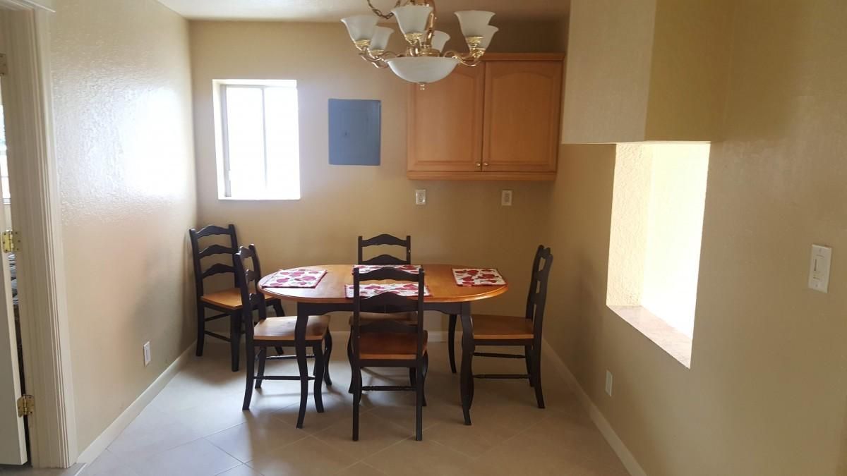 Recientemente alquilado: $3,600 (3 camas, 2 baños, 2000 Pies cuadrados)