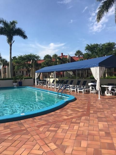 Recently Rented: $1,450 (2 beds, 2 baths, 1050 Square Feet)