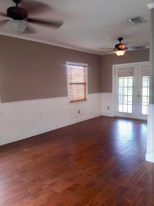 Recently Rented: $2,000 (3 beds, 2 baths, 1698 Square Feet)