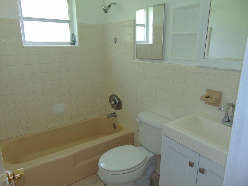最近租的: $1,550 (2 贝兹, 1 浴室, 872 平方英尺)
