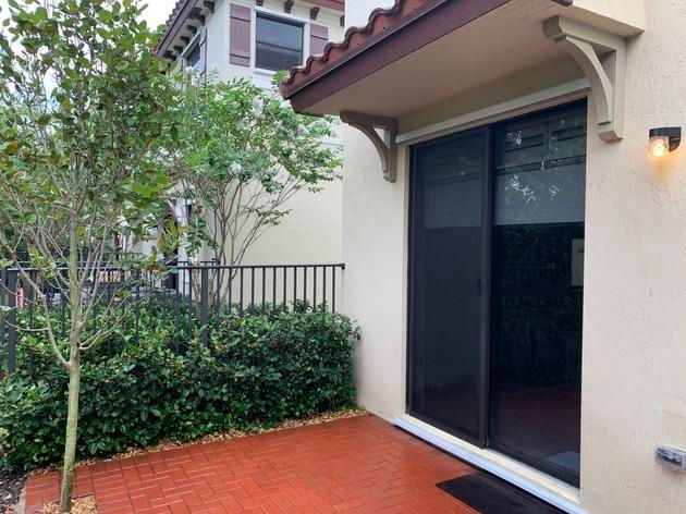 Recently Rented: $2,300 (3 beds, 2 baths, 1486 Square Feet)