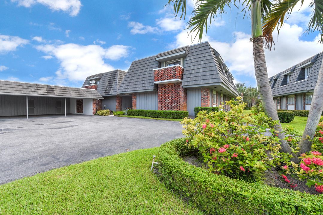 Recently Sold: $199,900 (2 beds, 2 baths, 1200 Square Feet)