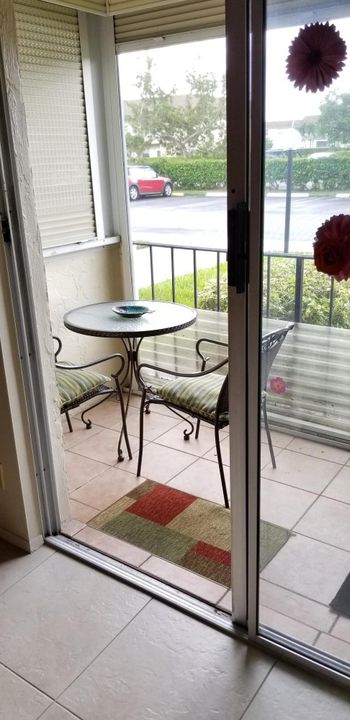 Recently Rented: $1,250 (1 beds, 1 baths, 740 Square Feet)