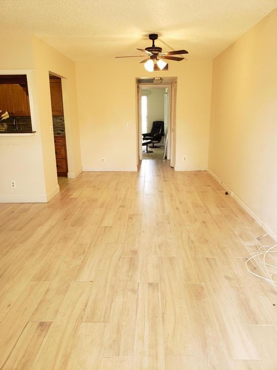 Recently Rented: $1,100 (1 beds, 1 baths, 715 Square Feet)