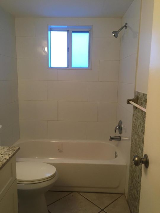 Недавно арендовано: $1,200 (1 спален, 1 ванн, 684 Квадратных фут)