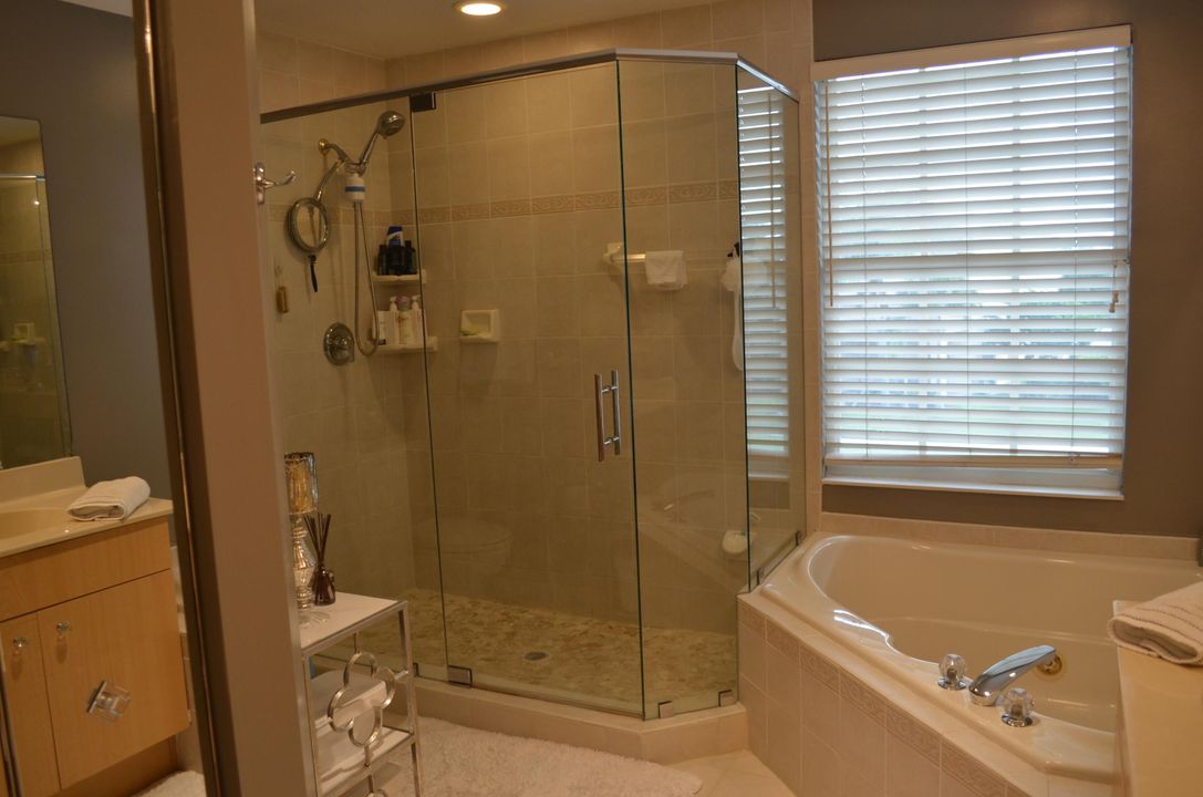 最近租的: $5,000 (4 贝兹, 2 浴室, 2160 平方英尺)