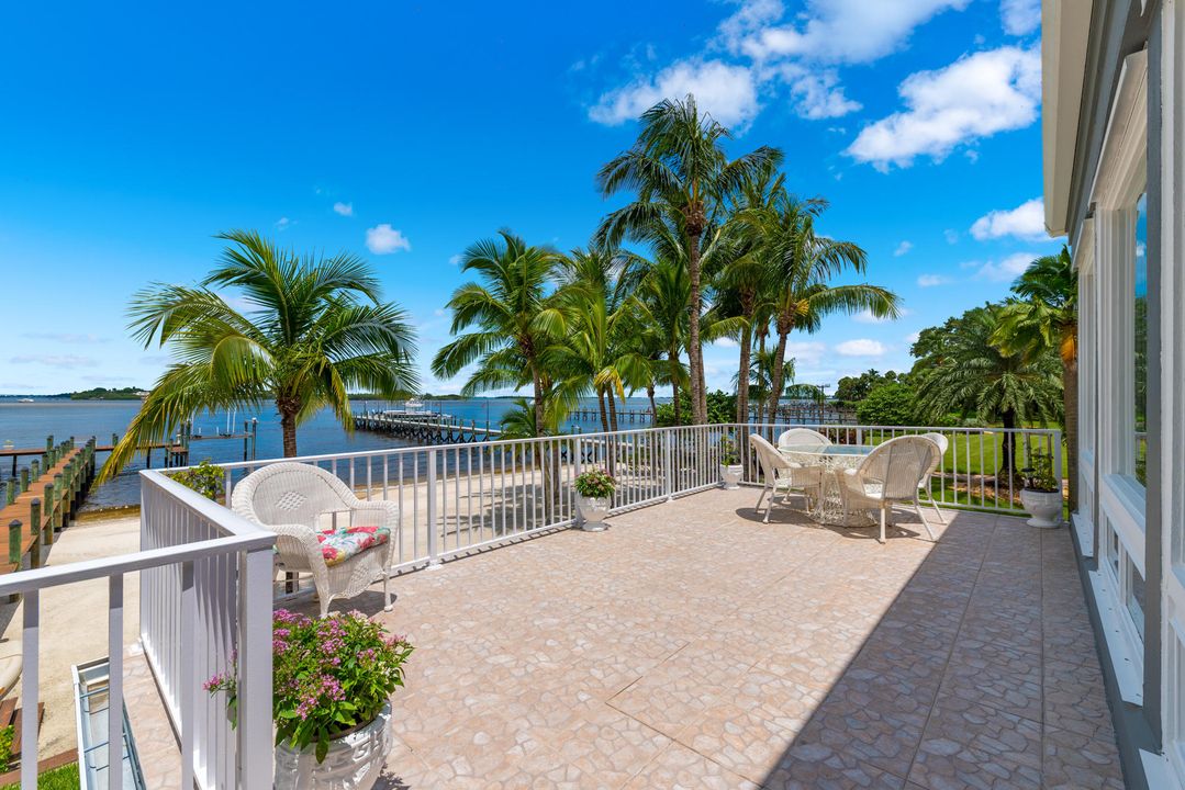 Recently Sold: $1,999,900 (4 beds, 3 baths, 3906 Square Feet)