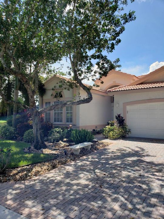 Recently Sold: $434,900 (3 beds, 2 baths, 2097 Square Feet)