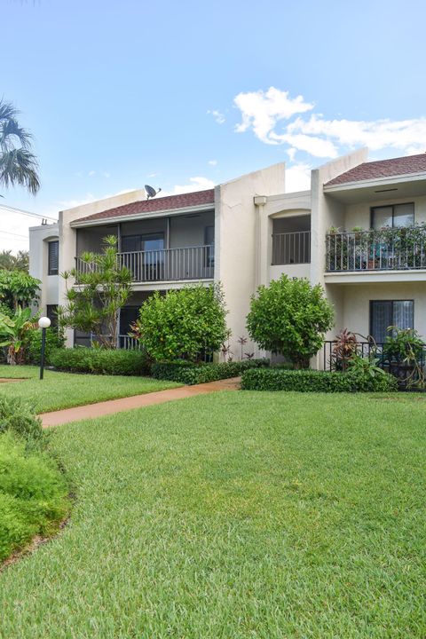 Recently Sold: $125,000 (1 beds, 1 baths, 864 Square Feet)