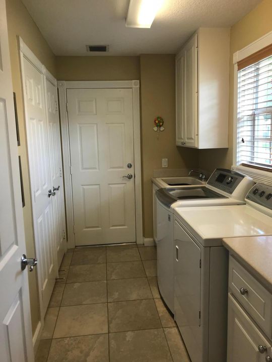 Recently Rented: $4,000 (2 beds, 2 baths, 1526 Square Feet)