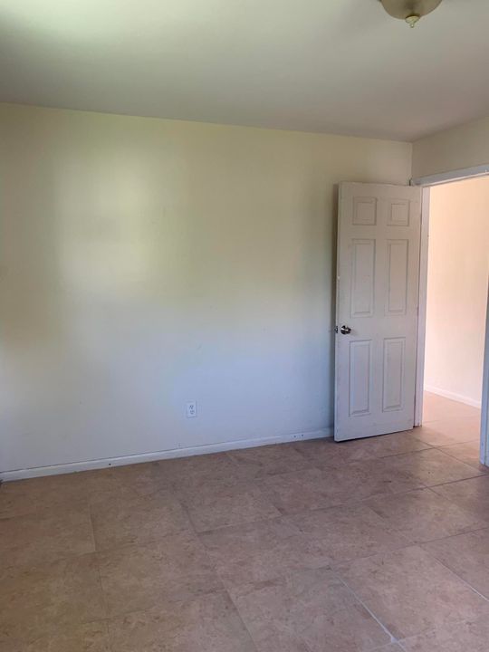 Recently Rented: $800 (2 beds, 1 baths, 1000 Square Feet)