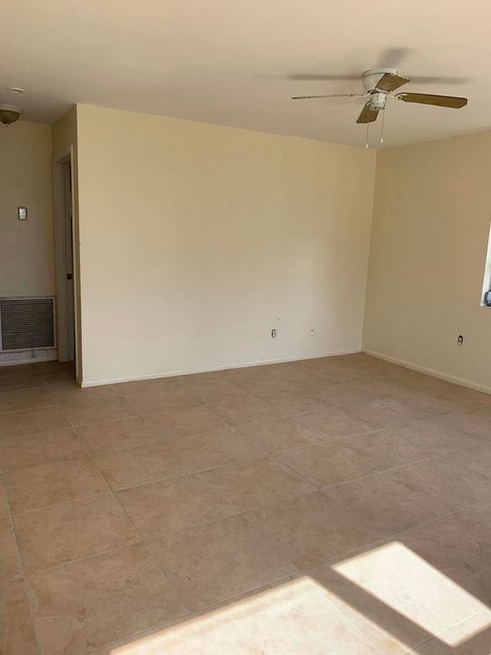 Recently Rented: $800 (2 beds, 1 baths, 1000 Square Feet)