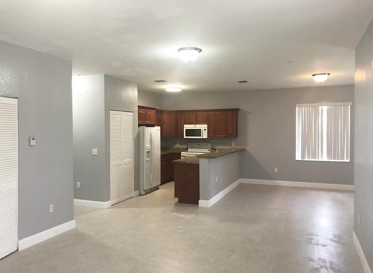 Recently Rented: $1,450 (2 beds, 2 baths, 1280 Square Feet)