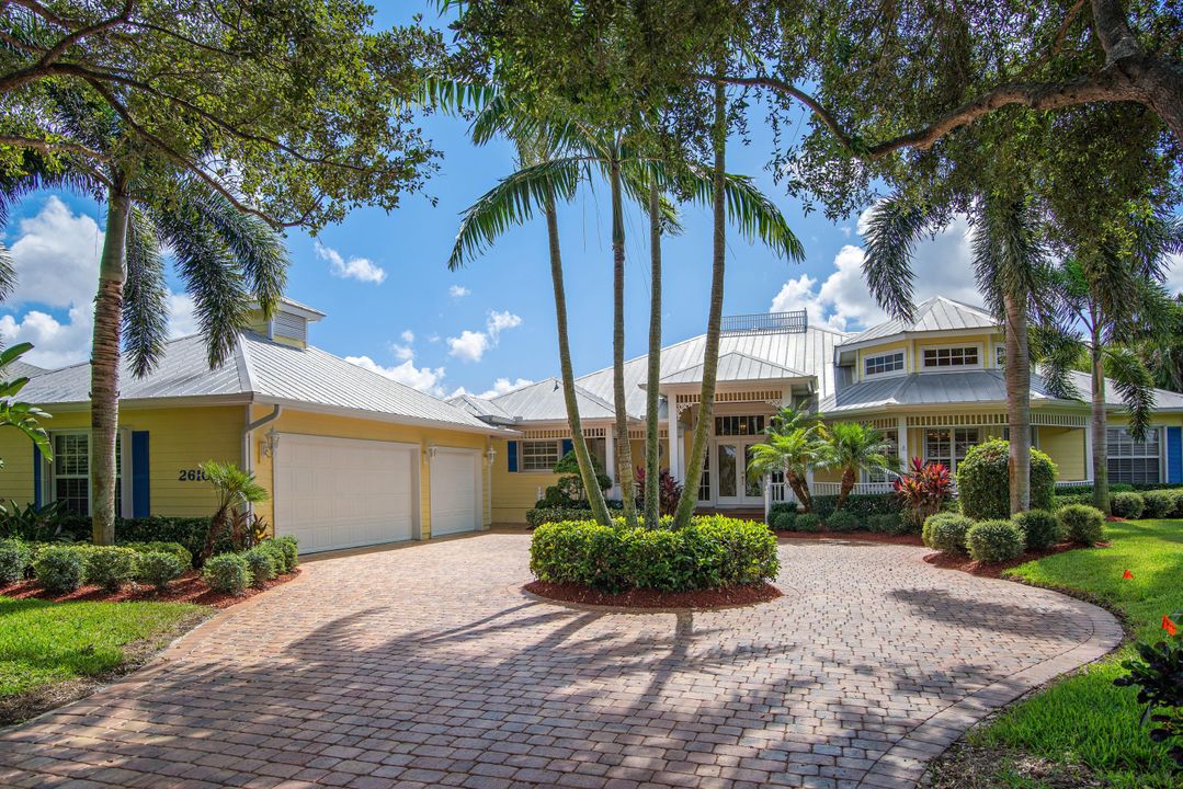 Recently Sold: $875,000 (3 beds, 3 baths, 2751 Square Feet)