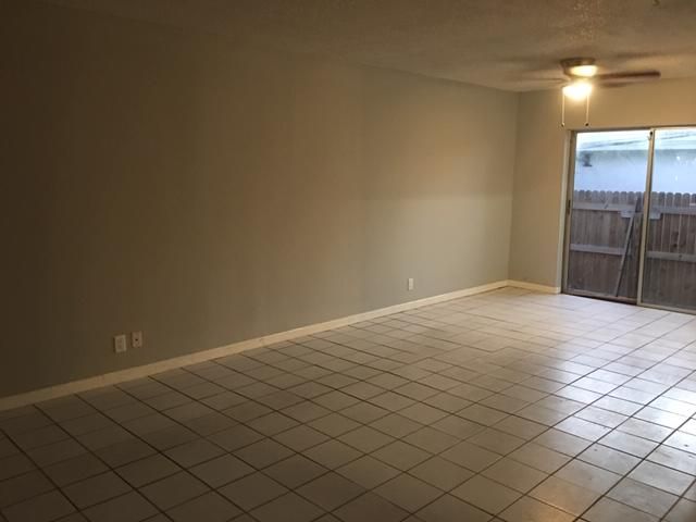 Recently Rented: $1,550 (3 beds, 2 baths, 1500 Square Feet)