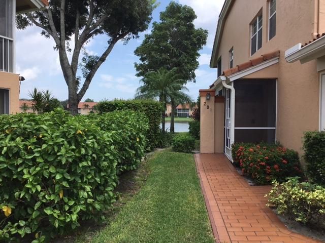 最近租的: $4,000 (2 贝兹, 2 浴室, 1822 平方英尺)