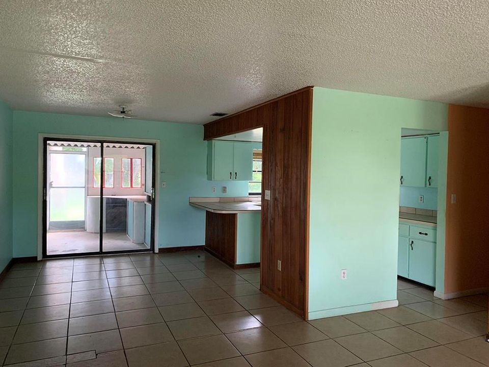 Vendido Recientemente: $94,500 (2 camas, 1 baños, 1008 Pies cuadrados)