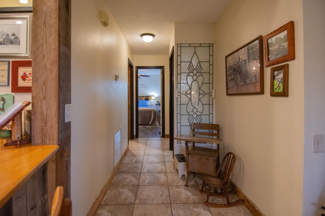 Recently Sold: $310,000 (2 beds, 1 baths, 1407 Square Feet)