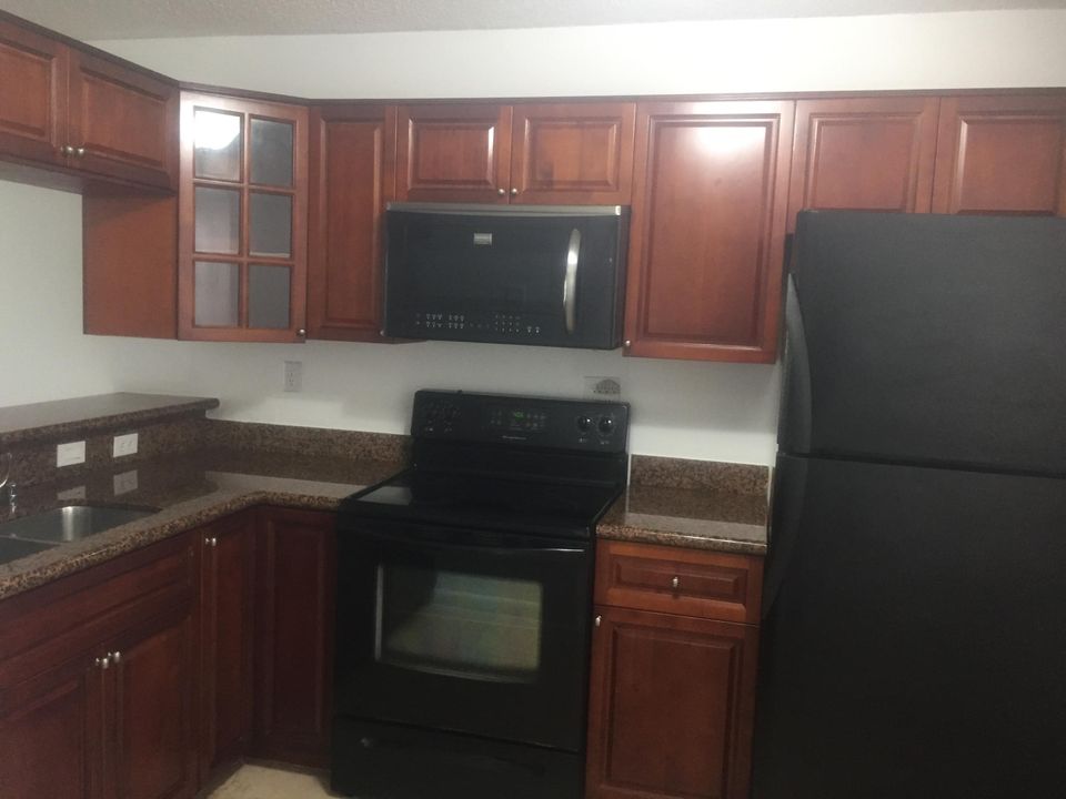 Recently Rented: $1,475 (2 beds, 2 baths, 986 Square Feet)