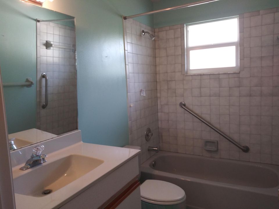 最近售出: $125,000 (2 贝兹, 2 浴室, 1180 平方英尺)