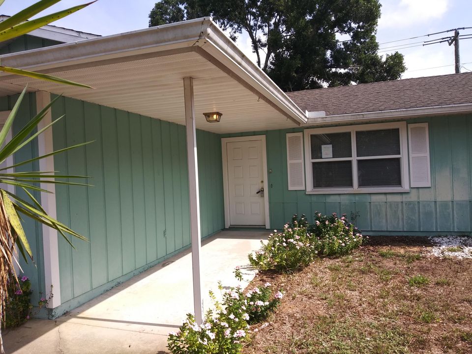 Recently Sold: $125,000 (2 beds, 2 baths, 1180 Square Feet)