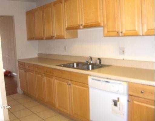 Recently Rented: $1,350 (1 beds, 1 baths, 865 Square Feet)